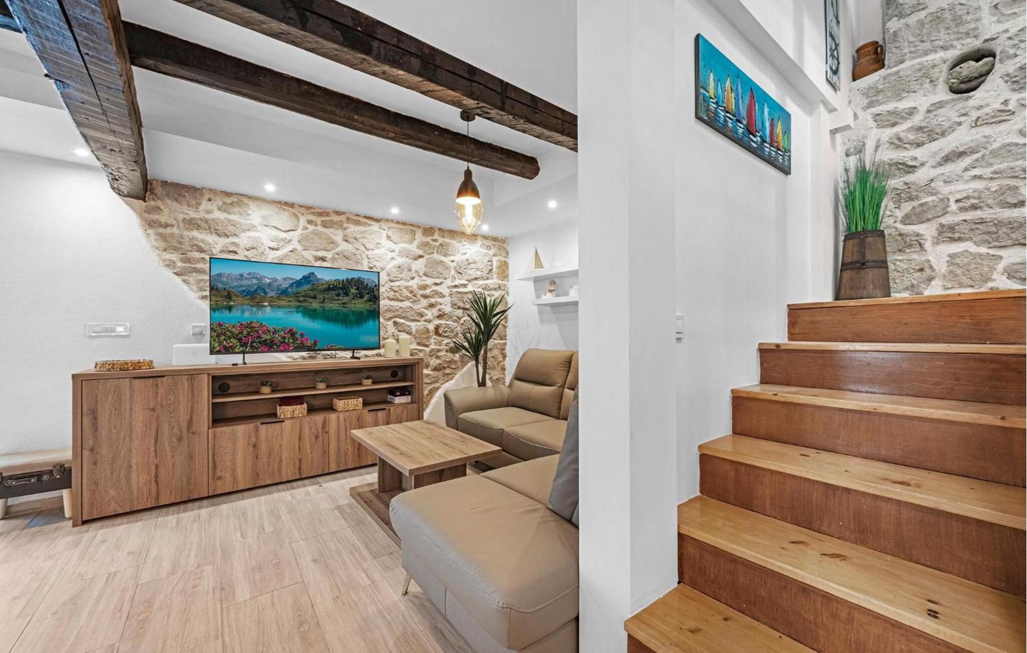 4 Bedroom Stunning Home In Murter Dış mekan fotoğraf