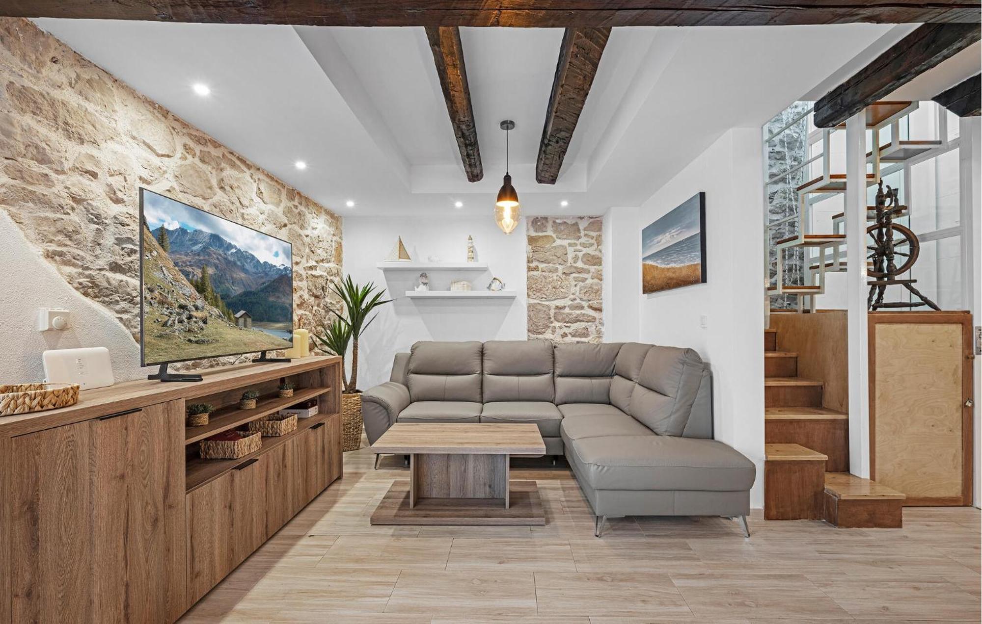 4 Bedroom Stunning Home In Murter Dış mekan fotoğraf